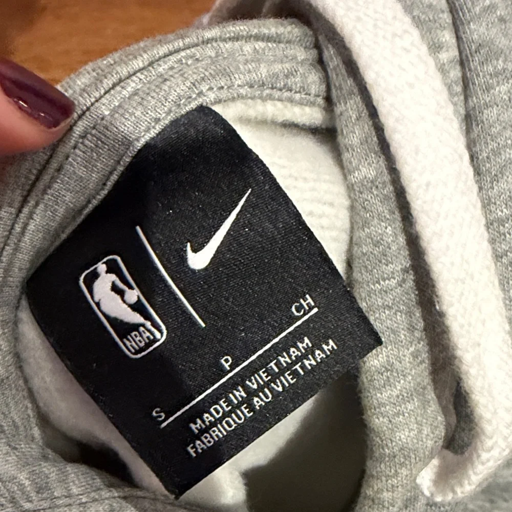 Nike Gray and Blue Knicks Sweatshirt